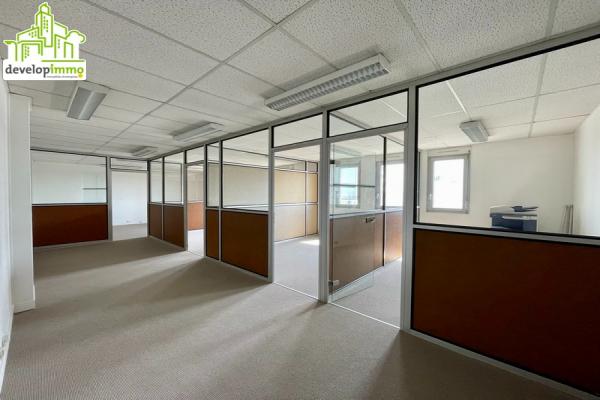 Bureau plein sud de 70 m² au 2ème étage - Vente et location de locaux et bureaux en Normandie