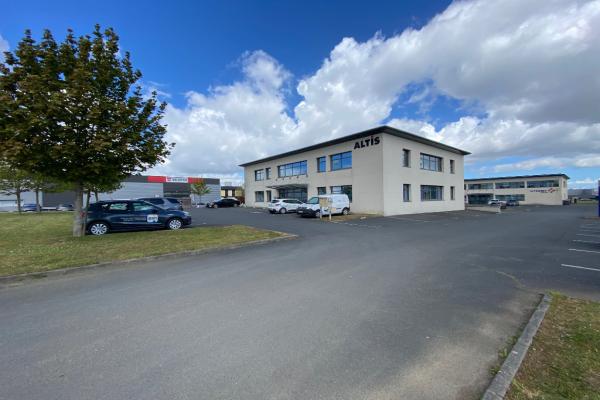Bureaux 74 m² à louer - IFS - Vente et location de locaux et bureaux en Normandie