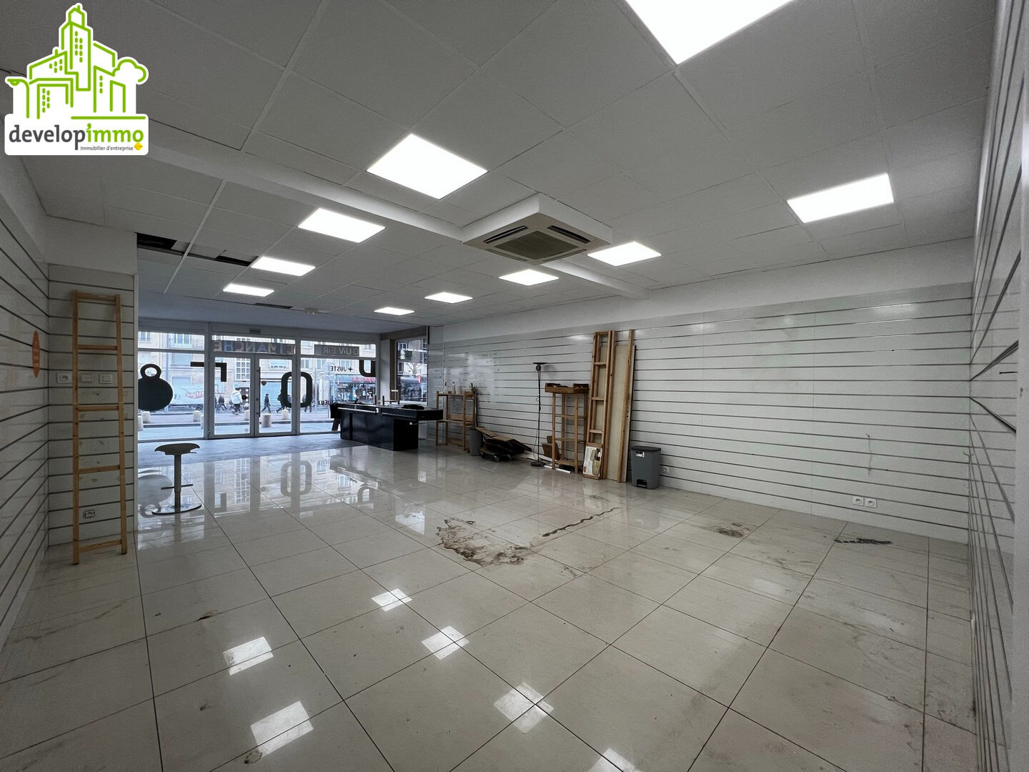 Local commercial  190 m2