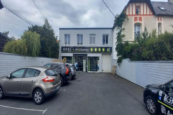 Local commercial avec entrepôt - Vente et location de locaux et bureaux en Normandie