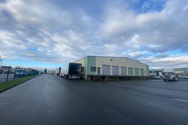 Ensemble immobilier typé messagerie Bourguebus 1839 m2 - Vente et location de locaux et bureaux en Normandie