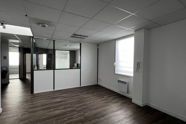 Bureaux - 89 m² IFS - Vente et location de locaux et bureaux en Normandie