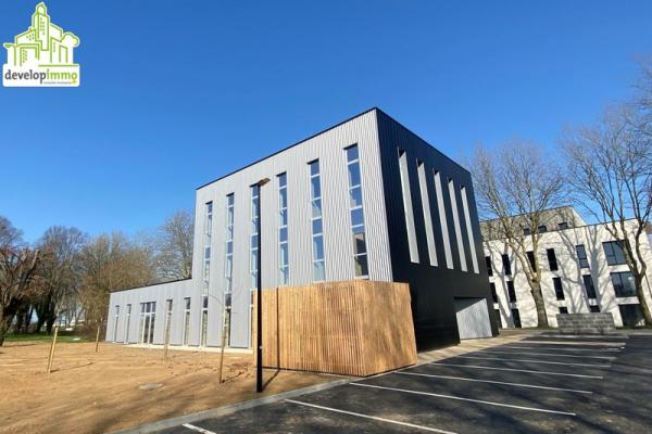 Surface de Bureaux à louer 158 m²