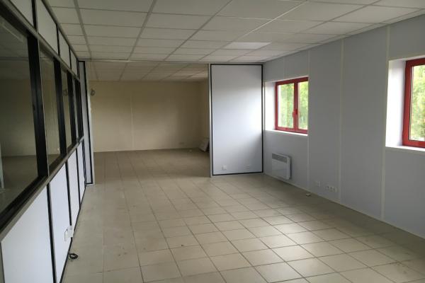 Surface de bureaux d'environ 120 m² Colombelles - Vente et location de locaux et bureaux en Normandie