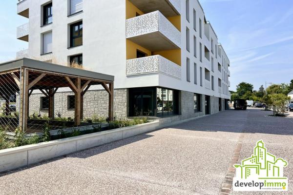 TRES BEAU LOCAL COMMERCIAL OU PROFESSIONNEL NEUF A LA VENTE - Vente et location de locaux et bureaux en Normandie