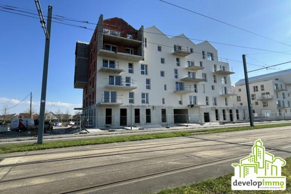 LOCAL COMMERCIAL BRUT DE BETON 168 m² (construction en cours) - Vente et location de locaux et bureaux en Normandie