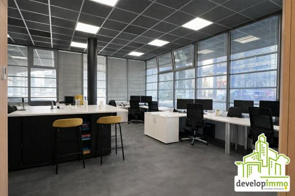 Bureaux à vendre - 189 m² - Vente et location de locaux et bureaux en Normandie