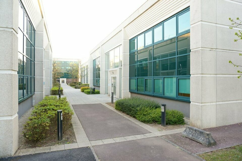 CAEN UNICITE - Bel environnement de travail CAEN UNICITE - Bel environnement de travail