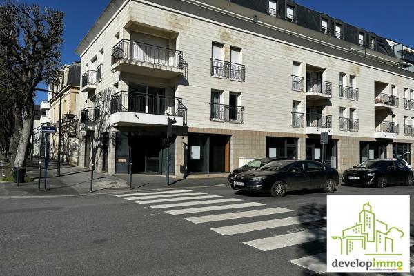 Surface rare pour ce local tertiaire - Vente et location de locaux et bureaux en Normandie