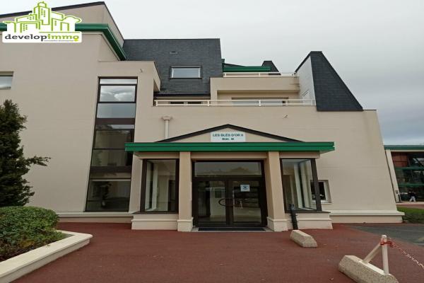 Bureaux en rez-de-chaussée avec jardin privatif - Vente et location de locaux et bureaux en Normandie