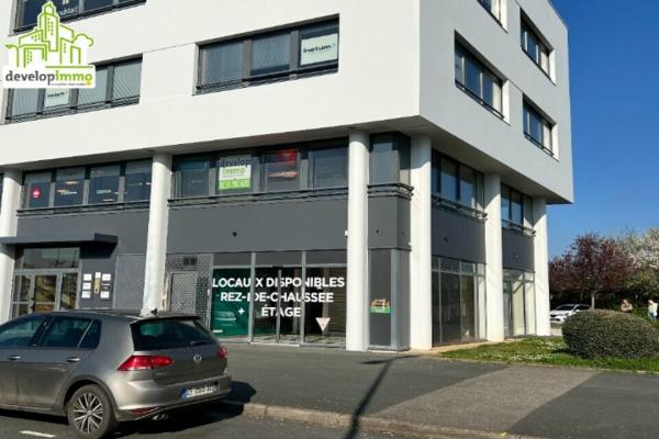 Opportunité rare sur axe passant - Vente et location de locaux et bureaux en Normandie