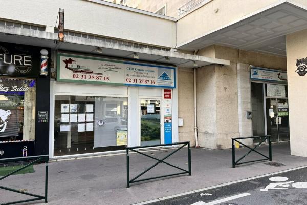 Local professionnel / bureaux 60 m² - Vente et location de locaux et bureaux en Normandie