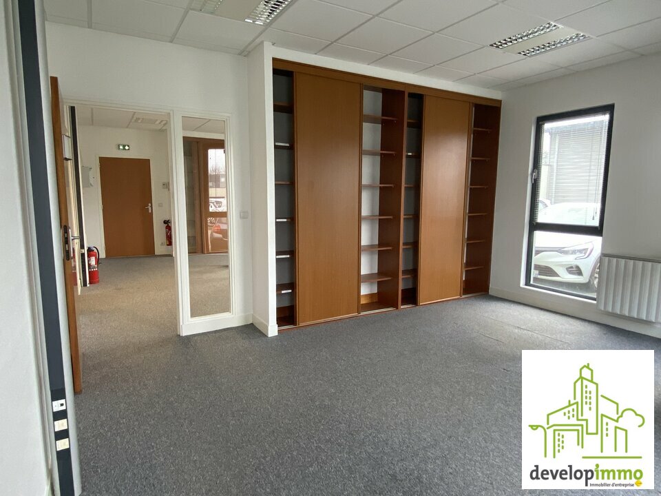 Bureaux en rez-de-chaussée Bureaux en rez-de-chaussée