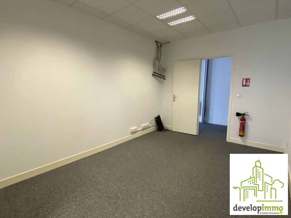 Bureaux en rez-de-chaussée Bureaux en rez-de-chaussée
