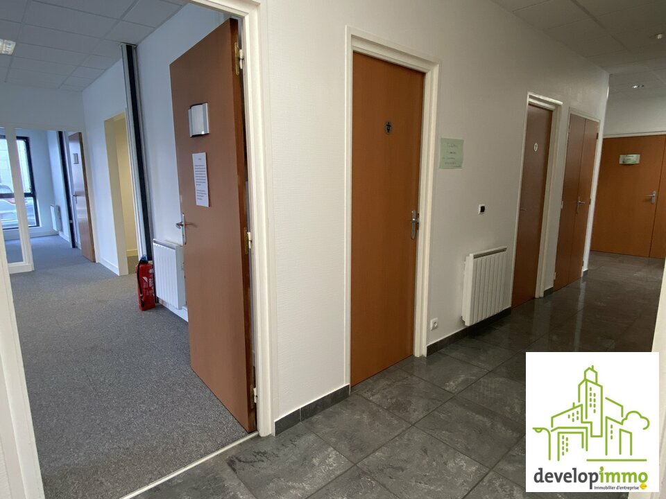 Bureaux en rez-de-chaussée Bureaux en rez-de-chaussée