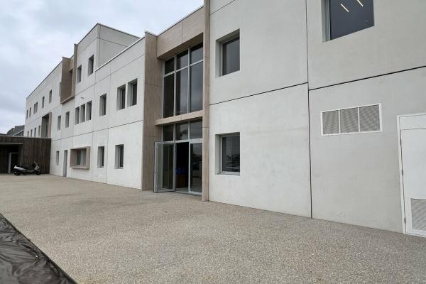 BUREAU NEUF EN RDC, ACCES INDEPENDANT