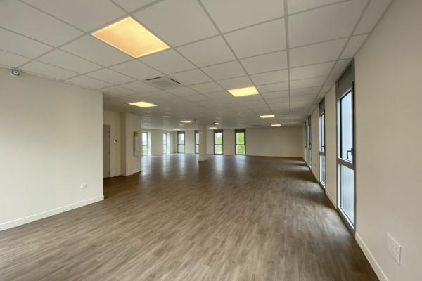 NEUF 158 m² à louer Bretteville sur Odon - Vente et location de locaux et bureaux en Normandie