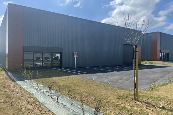 Local d'activité et professionnels - SOLIERS Bat C - Vente et location de locaux et bureaux en Normandie