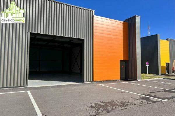 Local d'activité - 200 m²  Belle visibilté,  parking- COLOMBELLES - Vente et location de locaux et bureaux en Normandie