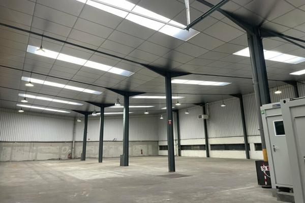 Entrepôt rare à cet emplacement - Vente et location de locaux et bureaux en Normandie
