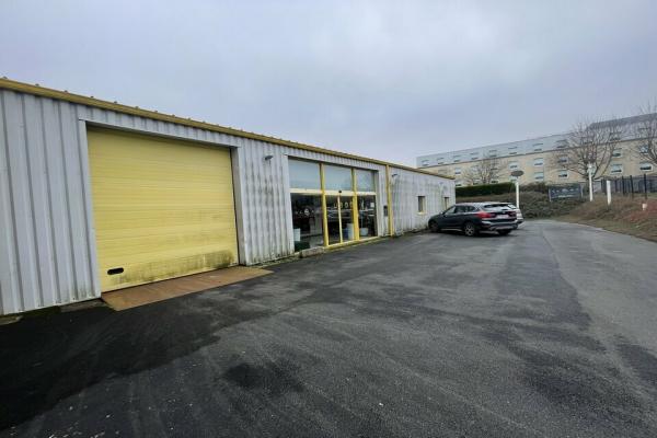 a louer local d'activté 375 m² Bretteville sur Odon - Vente et location de locaux et bureaux en Normandie
