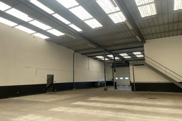A louer 890 m² Giberville - Vente et location de locaux et bureaux en Normandie