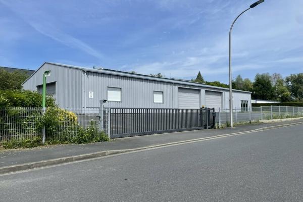 A VENDRE 747 m² Bretteville sur Odon. - Vente et location de locaux et bureaux en Normandie