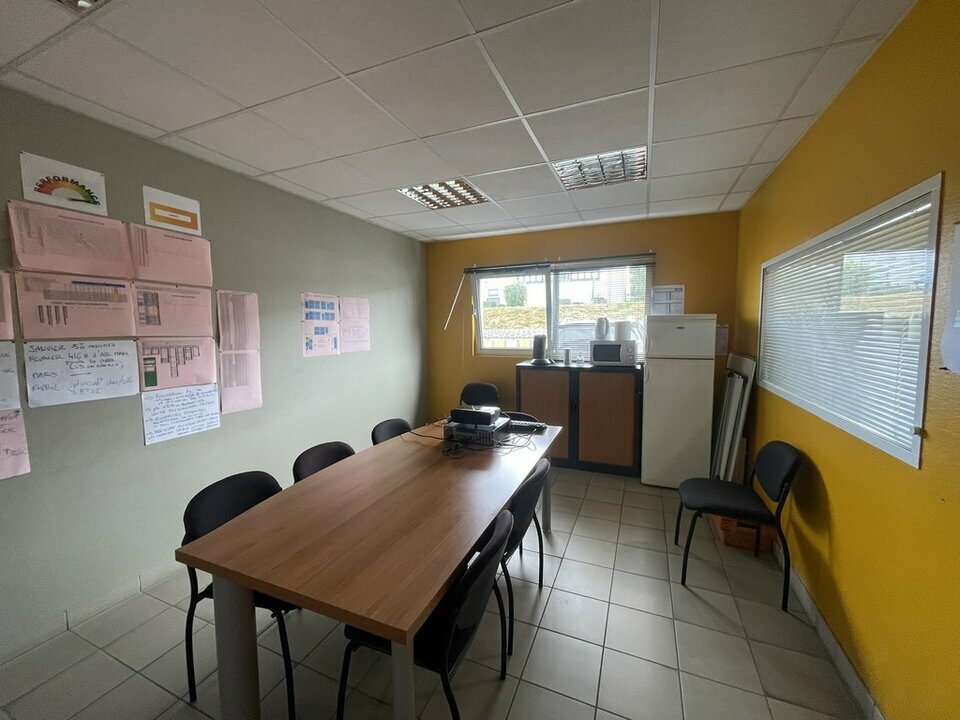 Carpiquet 3050 m² à louer Carpiquet 3050 m² à louer