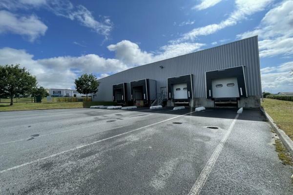 Carpiquet 3050 m² à louer - Vente et location de locaux et bureaux en Normandie