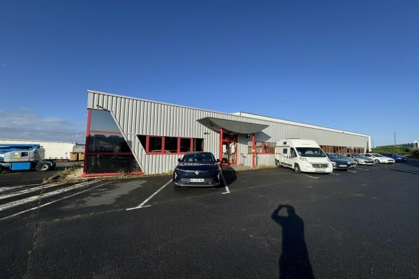 A Louer Grentheville 10250 m² - Vente et location de locaux et bureaux en Normandie