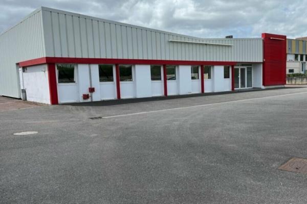 A louer nord de Caen 500 m² - Vente et location de locaux et bureaux en Normandie
