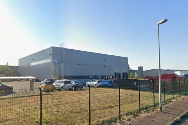 Lisieux Immeuble indépendant sur terrain clos.