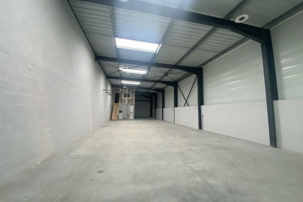 A LOUER ZA KOENIG 263 m² - Vente et location de locaux et bureaux en Normandie
