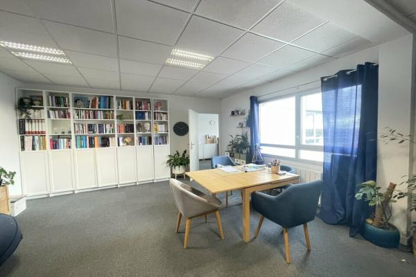 137 m² à louer Bretteville sur odon - Vente et location de locaux et bureaux en Normandie