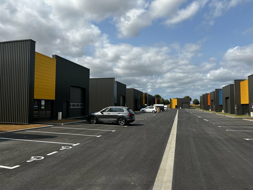 Local d'activité - 240 m² - COLOMBELLES Lot 2 Local d'activité - 240 m² - COLOMBELLES Lot 2