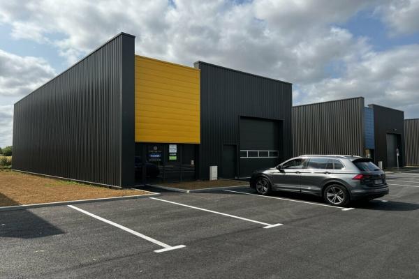 Local d'activité - 240 m² - COLOMBELLES Lot 2 - Vente et location de locaux et bureaux en Normandie