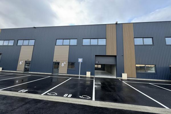 Local divisible à l'achat  sur MONDEVILLE