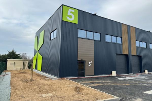 Local d'activité NEUF à MONDEVILLE - Vente et location de locaux et bureaux en Normandie