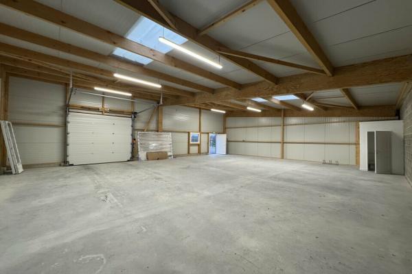 Local d'activité à louer sur COLOMBELLES - Vente et location de locaux et bureaux en Normandie
