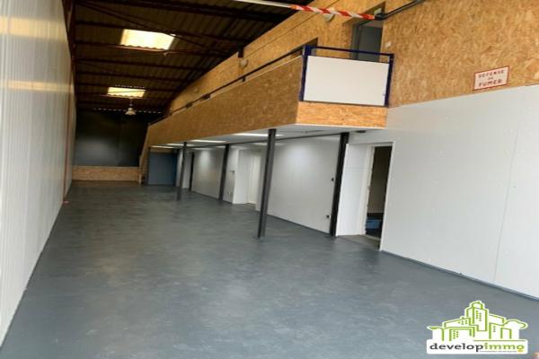 LOCAL DE STOCKAGE 180m²