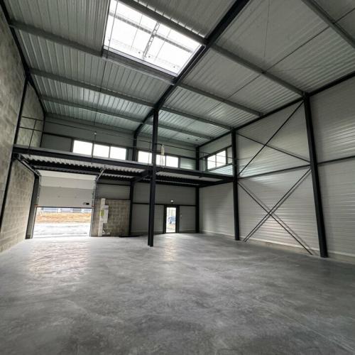 LOCAL D'ACTIVITE - MONDEVILLE - 230 m²  - Photographie