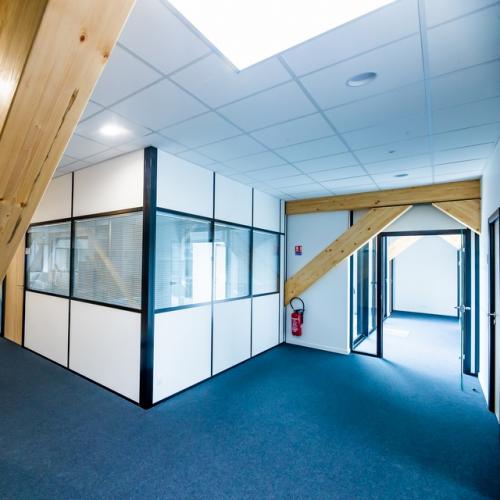 Bureaux - MONDEVILLE - 129 m² - Photographie