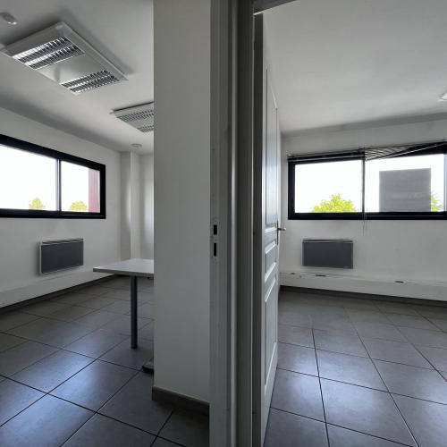 Bureaux - LOUVIGNY - 120 m² - Photographie