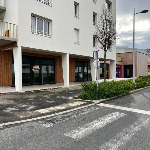 BUREAUX - EPRON - 148m² - Photographie